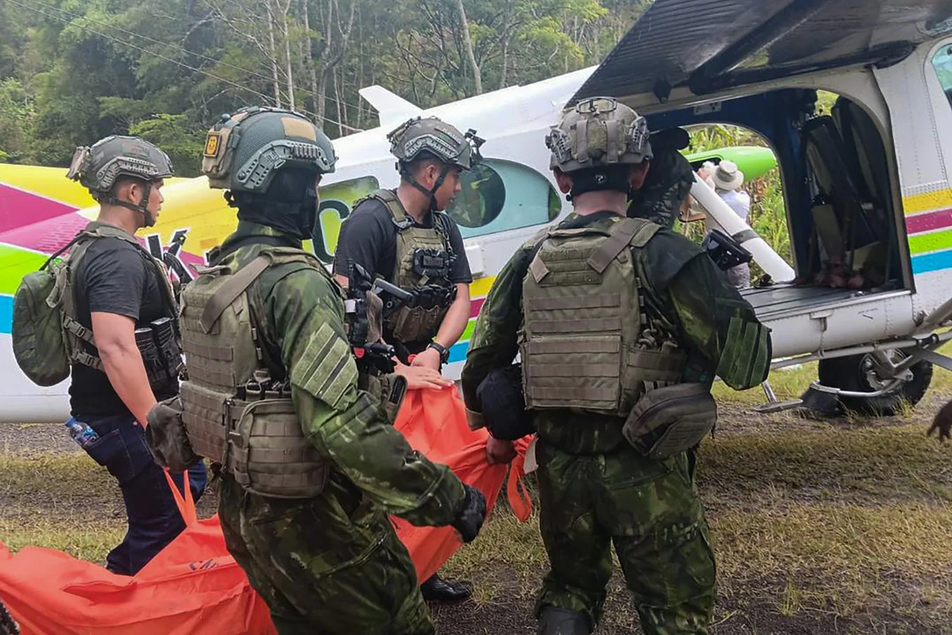 Papua Police Recover 11 Miners Bodies After Rebel Attack